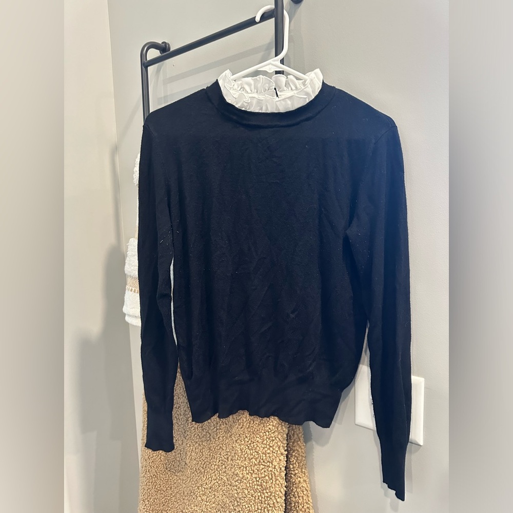 Zara Black and White Knit Top